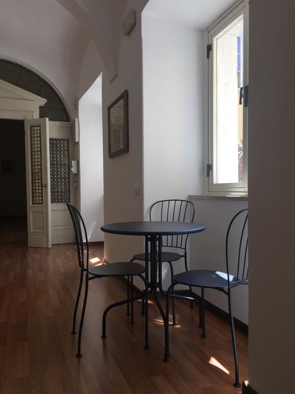 Lo Studio Di Joyce Trieste Bagian luar foto