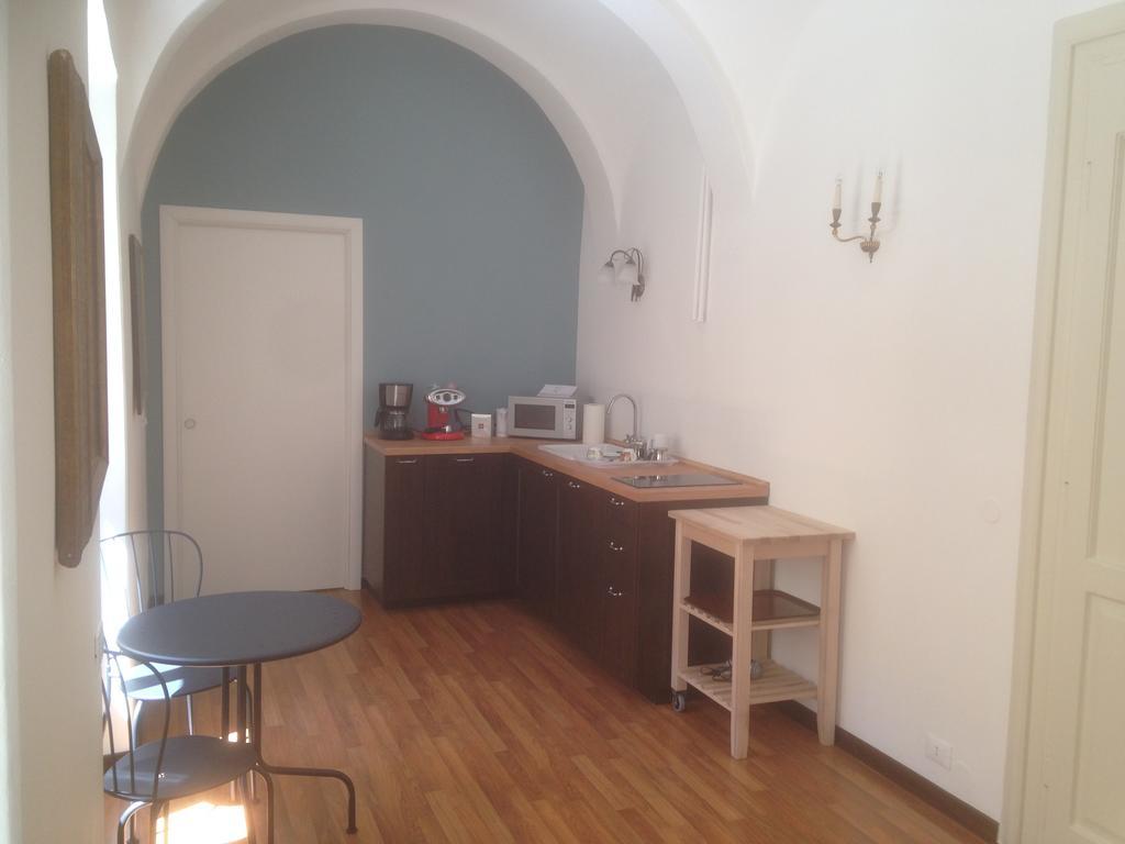 Lo Studio Di Joyce Trieste Bagian luar foto