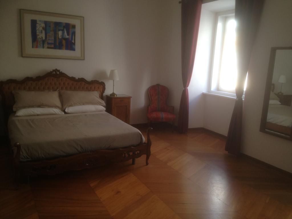 Lo Studio Di Joyce Trieste Bagian luar foto